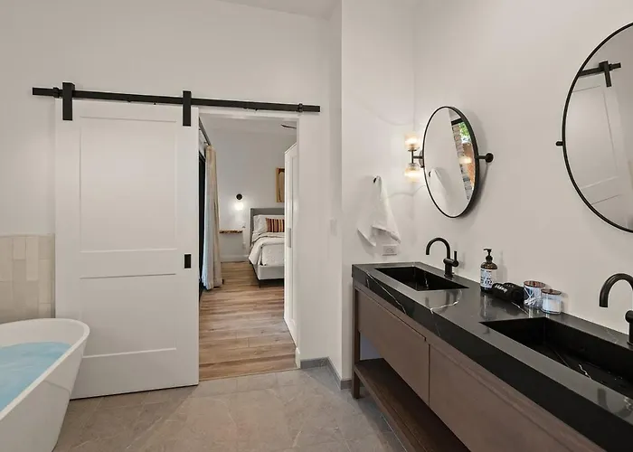 Pric Kly Pear Apartment *