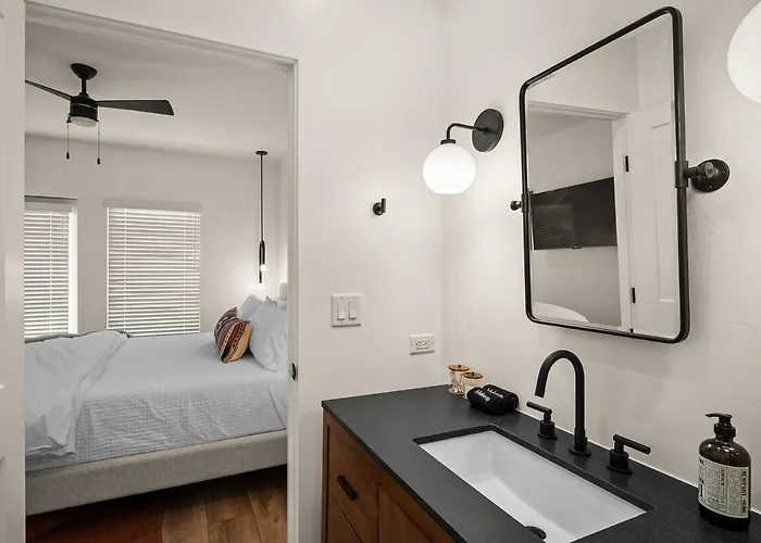 Apartment Pric Kly Pear *
